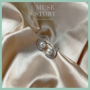 Khuyên tai cánh quạt với thiết kế lạ mắt cuốn hút B213