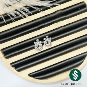 Khuyên thiết kế đính đá full 5 cánh hoa sang trọng