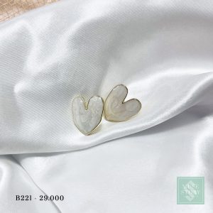 Khuyên tai trái tim với mặt đá marbel dễ thương