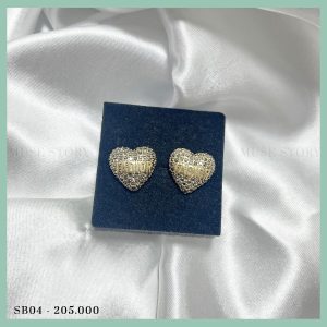 Khuyên tai hợp kim cao cấp hình trái tim khắc chữ Jadior sang trọng