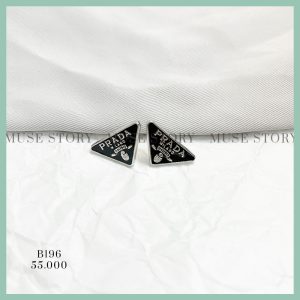 Khuyên tai Prada hot trend