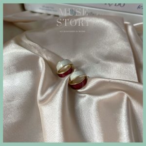 Khuyên tai mặt đá hai vòng cung 2 màu đỏ trắng