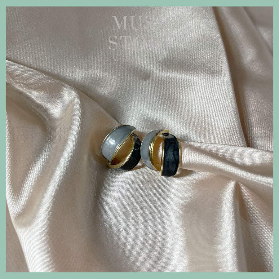 Khuyên tai mặt đá hai vòng cung 2 màu xanh đậm và nhạt