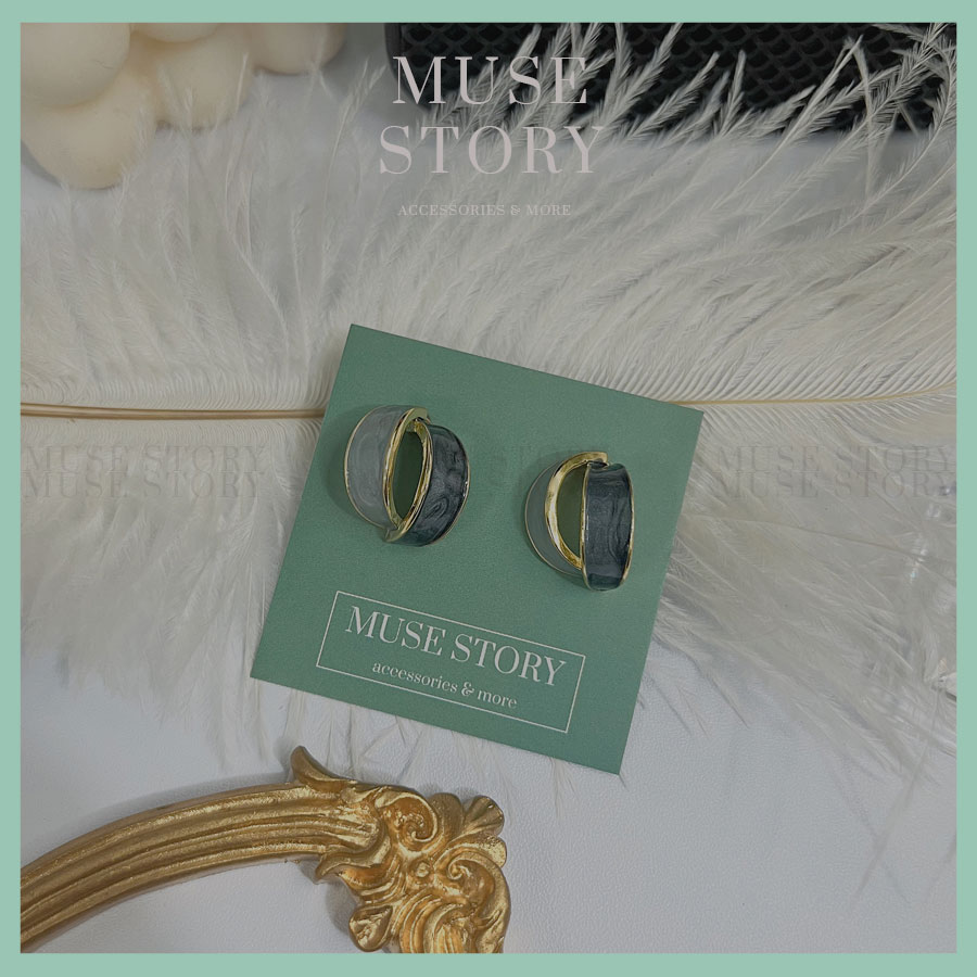 Khuyên tai mặt đá hai vòng cùng sang trọng