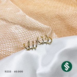 Khuyên tai hình vương miện độc đáo, thân khuyên đươc đính đá li ti lấp lánh tạo thêm nét thu hút cực kỳ B233