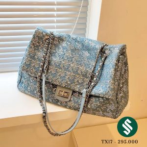 Túi classic nhũ xanh bling bling bên ngoài nhìn mới mê đắm, lên ảnh không thể hiện được hết vẻ đẹp của chiếc túi xanh hot hit này
