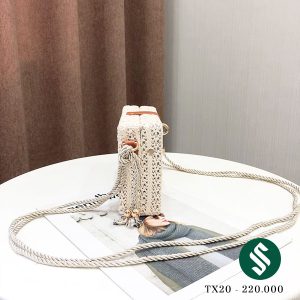 Túi cói hộp mini ổ khoá xinh cực, dây cũng cực kỳ vintage