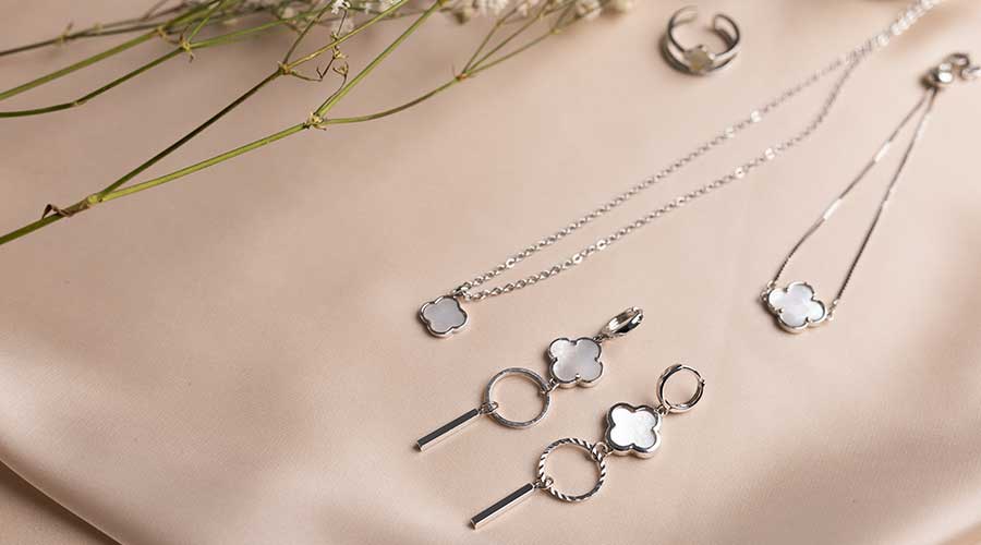 Các set phụ kiện dễ dàng giúp bạn mix match với trang phục