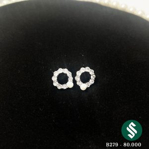 Khuyên bạc tròn chấm ngọc 9 hạt đá vô cùng xinh đẹp