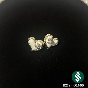 Khuyên tai trái đá với hạt đá trắng đục tag CC vàng