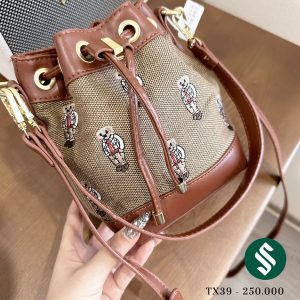 Túi rút sticker gấu nâu zoom cận chất