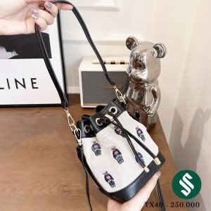 Túi rút sticker gấu đen cận chất