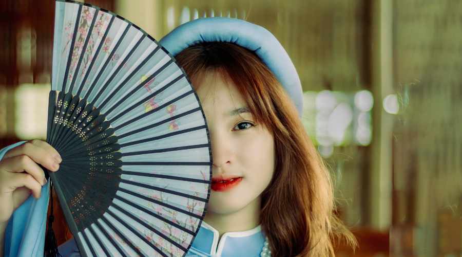 phụ kiện tóc với áo dài