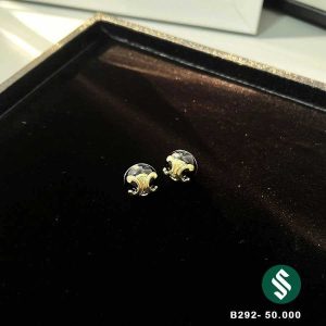 khuyên tai celine màu đen ngọc